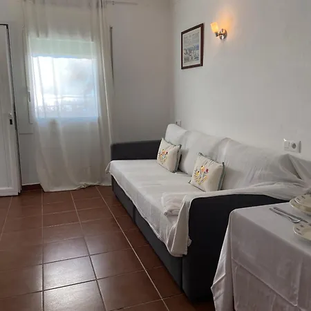 Apartment Veuras El Mar - Madrague Beach Studio 24 Roses