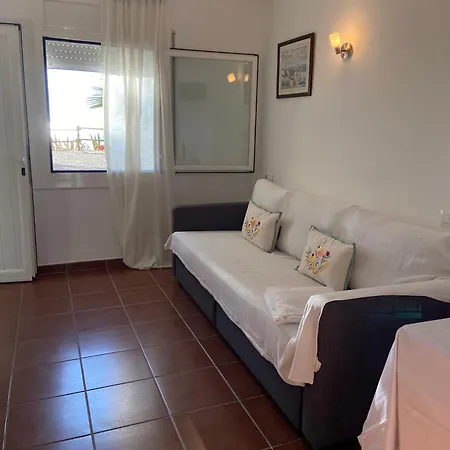 Apartment Veuras El Mar - Madrague Beach Studio 24 Roses
