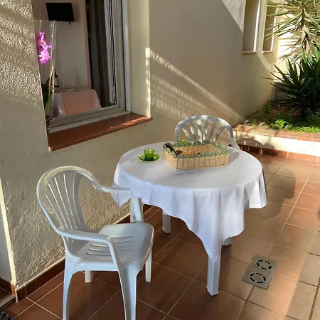 Apartment Veuras El Mar - Madrague Beach Studio 24 Roses